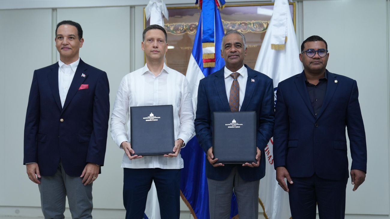 Energía y Minas y Edenorte firman acuerdo para proyecto de electrificación en La Cruz de Cabrera, Dajabón
