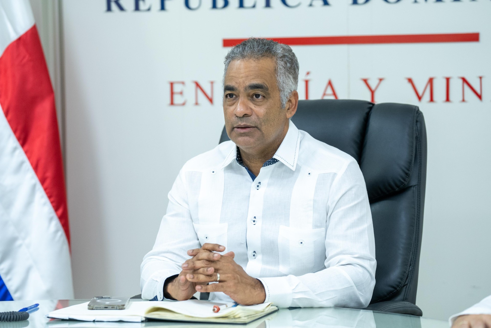 El ministro de Energía y Minas, Joel Santos, informó estudio geoquímico confirma potencial petrolero en RD
