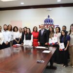 *MESCyT entrega 37 becas para grado, maestrías y posgrados en Barna Management School*