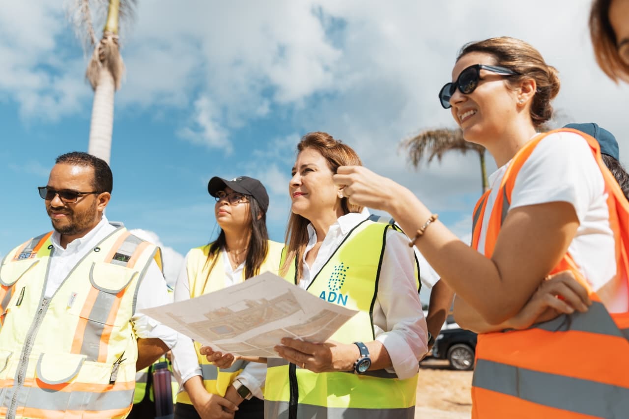 *Carolina inspecciona los trabajos que desarrolla la Alcaldía del DN en la ciudad*