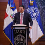 Director de Aduanas expone sobre la logística como nuevo eje económico ante estudiantes de la UASD