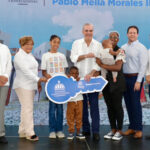 Presidente Abinader y Ministro Bonilla entregan 95 nuevas viviendas en Pedro Brand