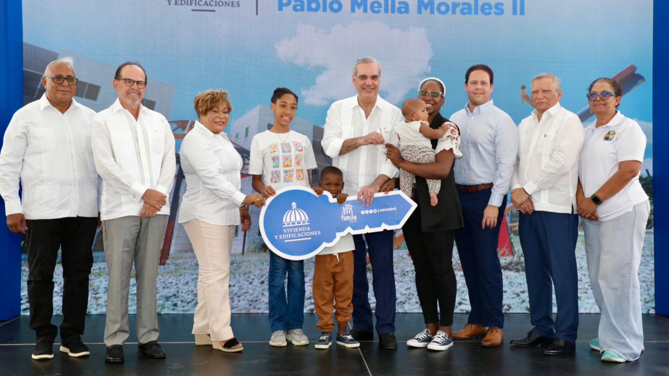 Presidente Abinader y Ministro Bonilla entregan 95 nuevas viviendas en Pedro Brand