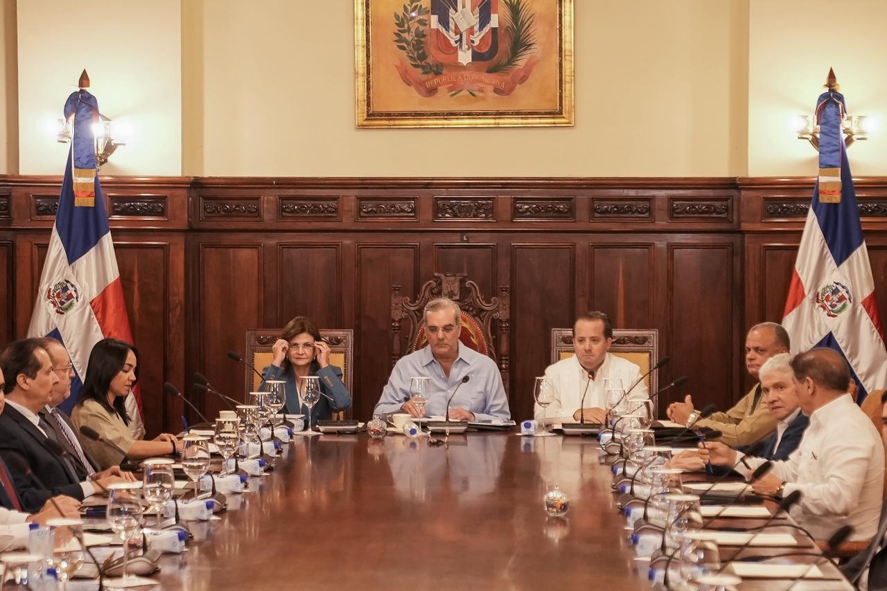 Abinader encabeza Consejo de Gobierno en el Palacio Nacional