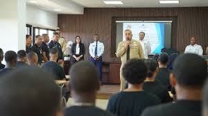Vicealmirante Lee Ballester lidera iniciativa de la DGM para delimitar áreas de trabajo y tránsito de extranjeros