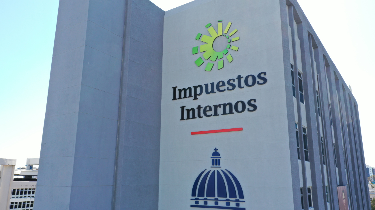 Impuestos Internos logra cumplimiento del 100.6 % en octubre, con ingresos récord