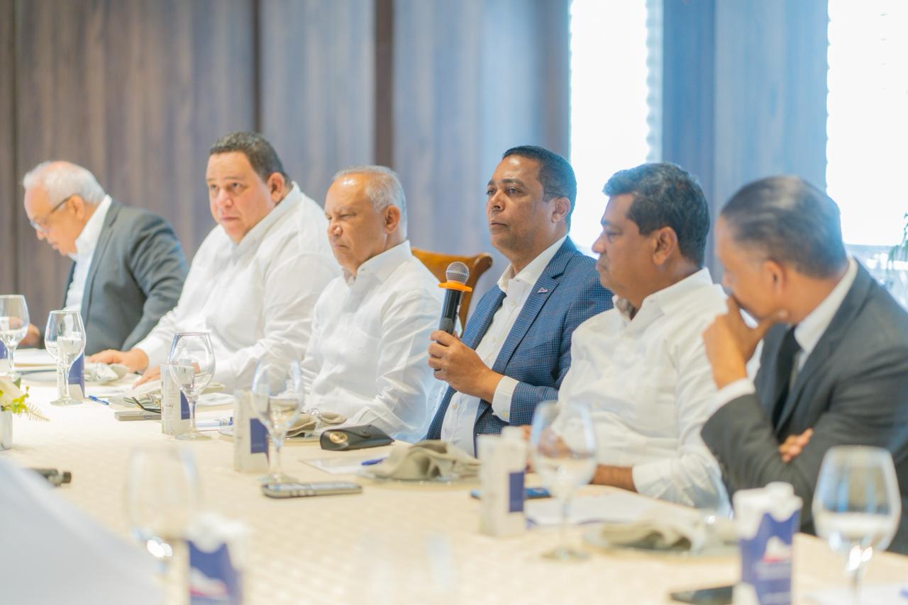 Liga Municipal Dominicana realiza sesión de trabajo para adecuar Ley Municipal