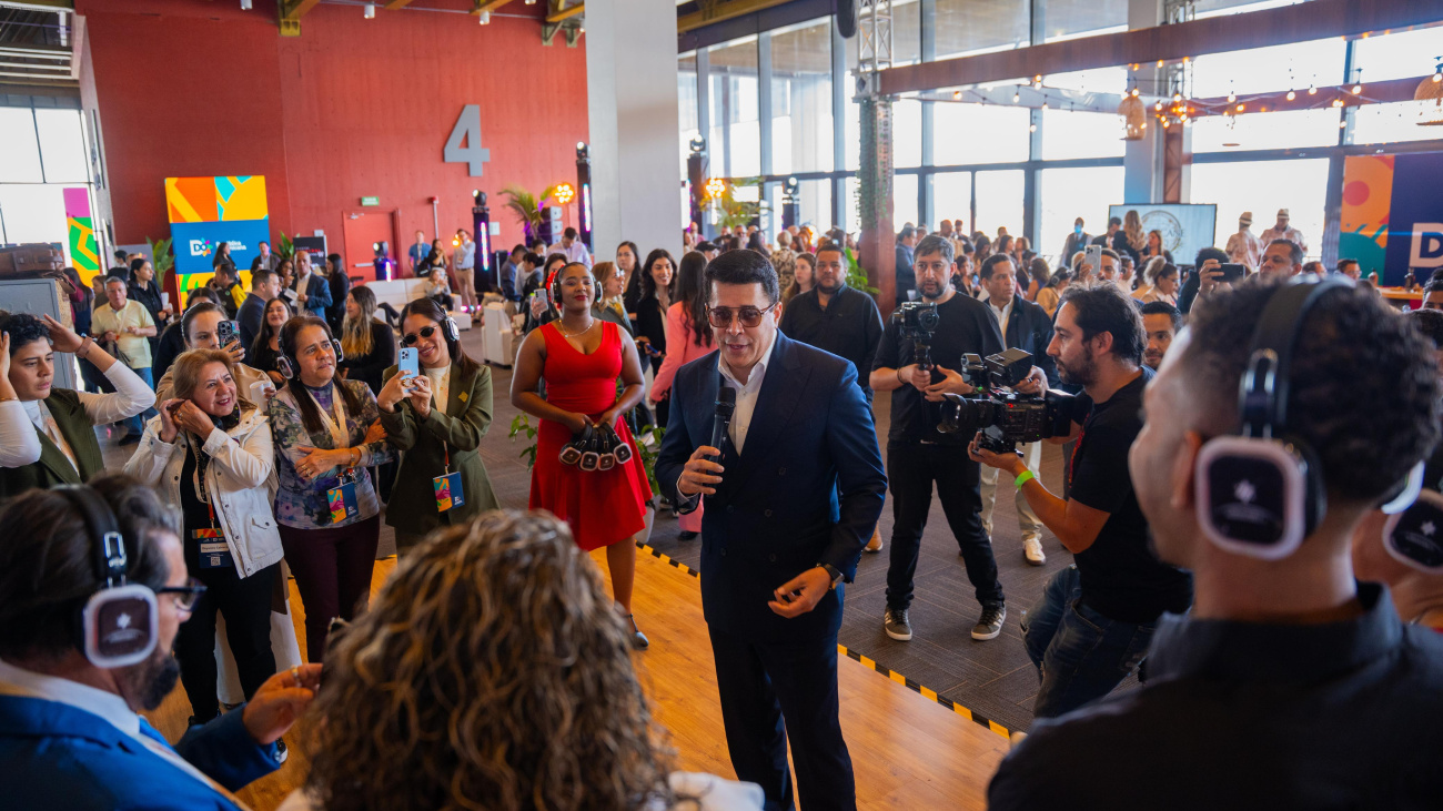 El ministro David Collado lanza en Colombia la plataforma “Conoce el Paraíso”