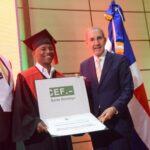 García Fermín exhorta a nuevos profesionales a liderar con ética e innovación en graduación de CEF. –Santo Domingo