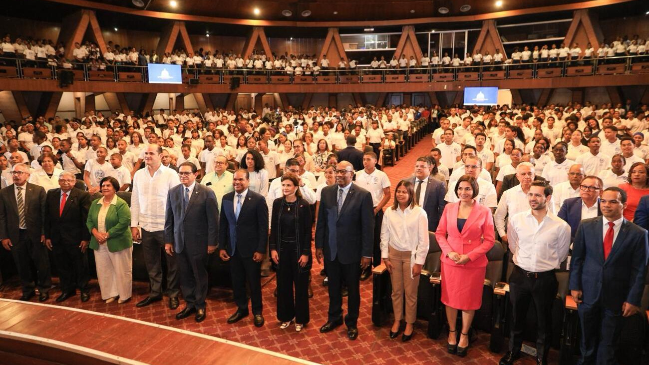 Raquel Peña anuncia Gobierno trabaja en incorporación de la inteligencia artificial en los entornos educativos y productivos