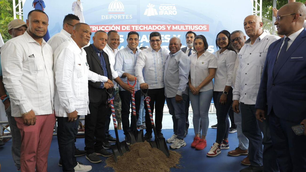 Ministro Kelvin Cruz inicia construcción de 11 techados multiusos en SDE con inversión de 300 millones