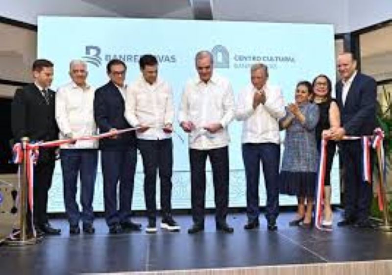 Banreservas inaugura Centro Cultural en el antiguo Hotel Mercedes de Santiago