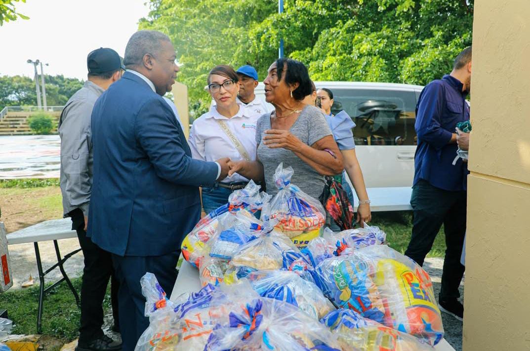 EDITORIAL-TONY PEÑA GUABA, EL FUNCIONARIO QUE NO DESCANSA Y SU MERECIDA COPA DE VINO.