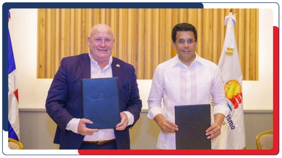 Turismo: David Collado firma acuerdo con la ITF para fortalecer el transporte turístico sostenible en República Dominicana.